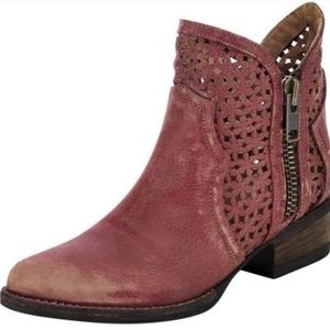 Circle G Women Cut-Out Booties Round Toe Cut Out Perforated Leather Ankle Boots